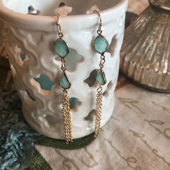 Green Necklace Earring Set - Picture 5 of 13